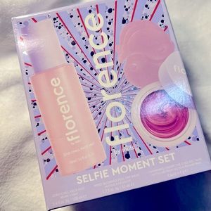 Florence by mills Selfie Moment Set